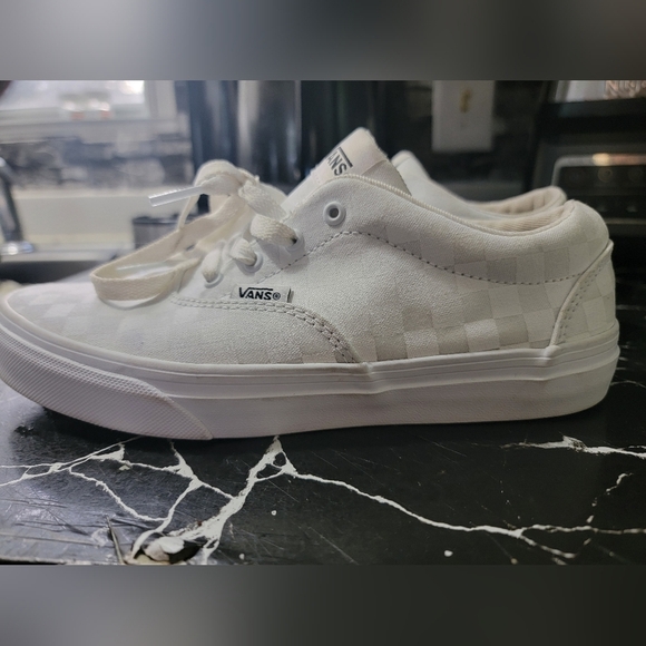 Vans White Canvas Sneakers Classic Style - Picture 1 of 5